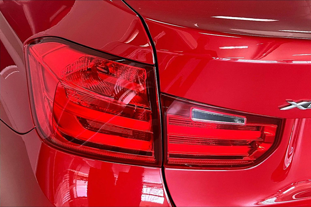 Thumbnail: 2013 BMW 3 Series - 30