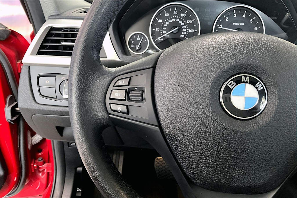 Thumbnail: 2013 BMW 3 Series - 23