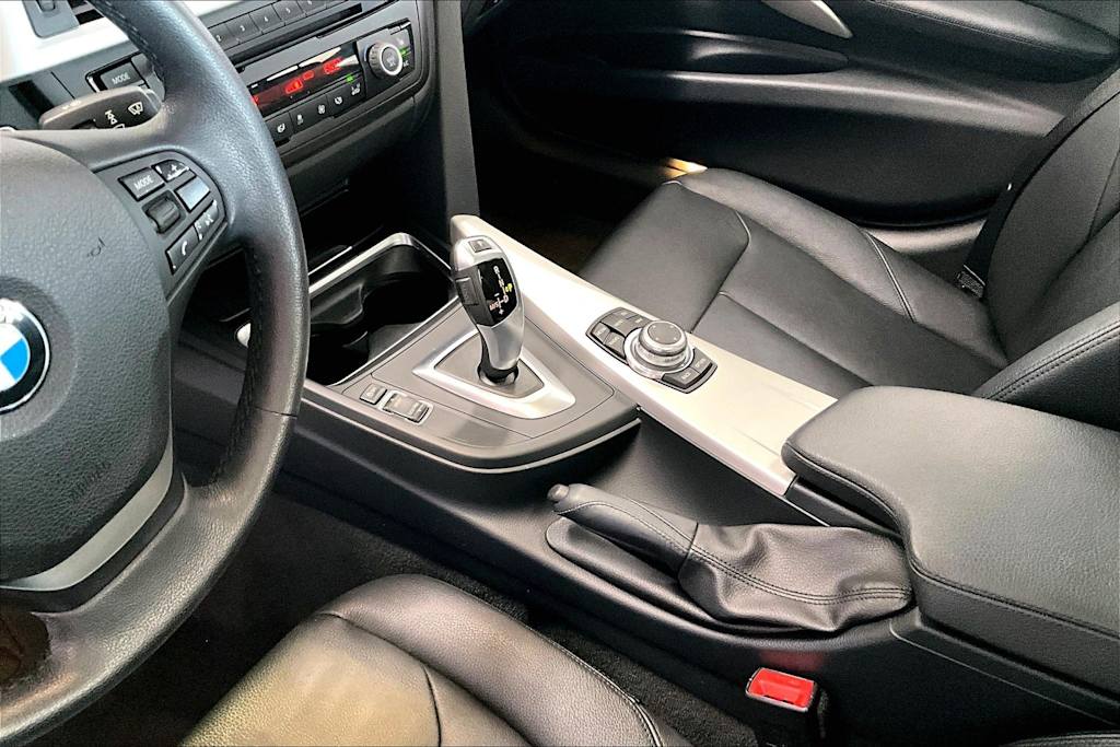 Thumbnail: 2013 BMW 3 Series - 16