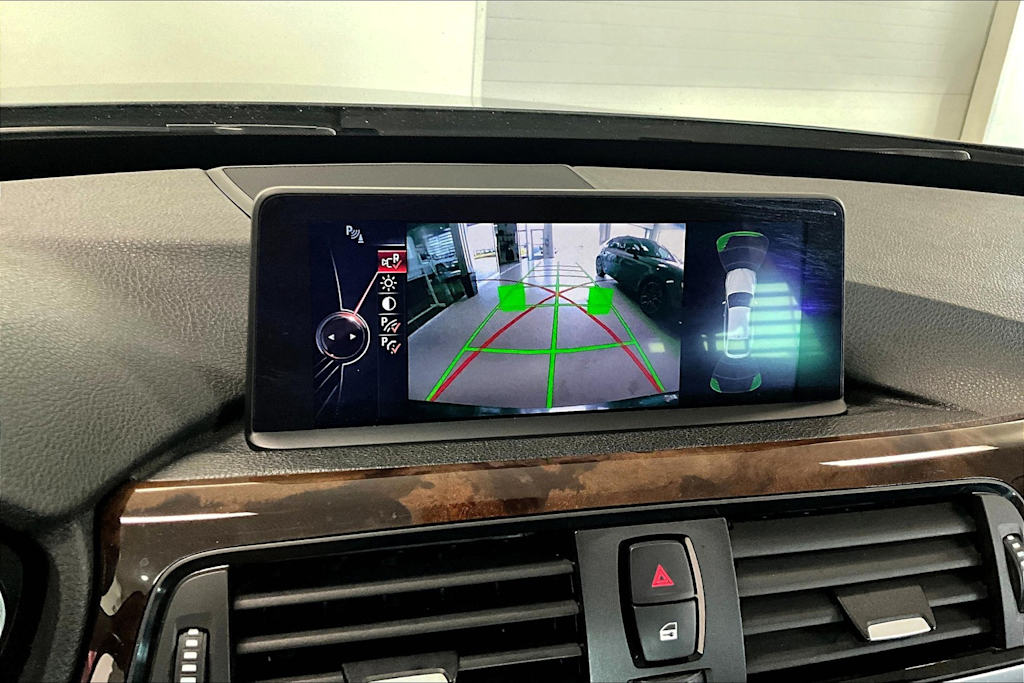 Thumbnail: 2015 BMW 3 Series - 22