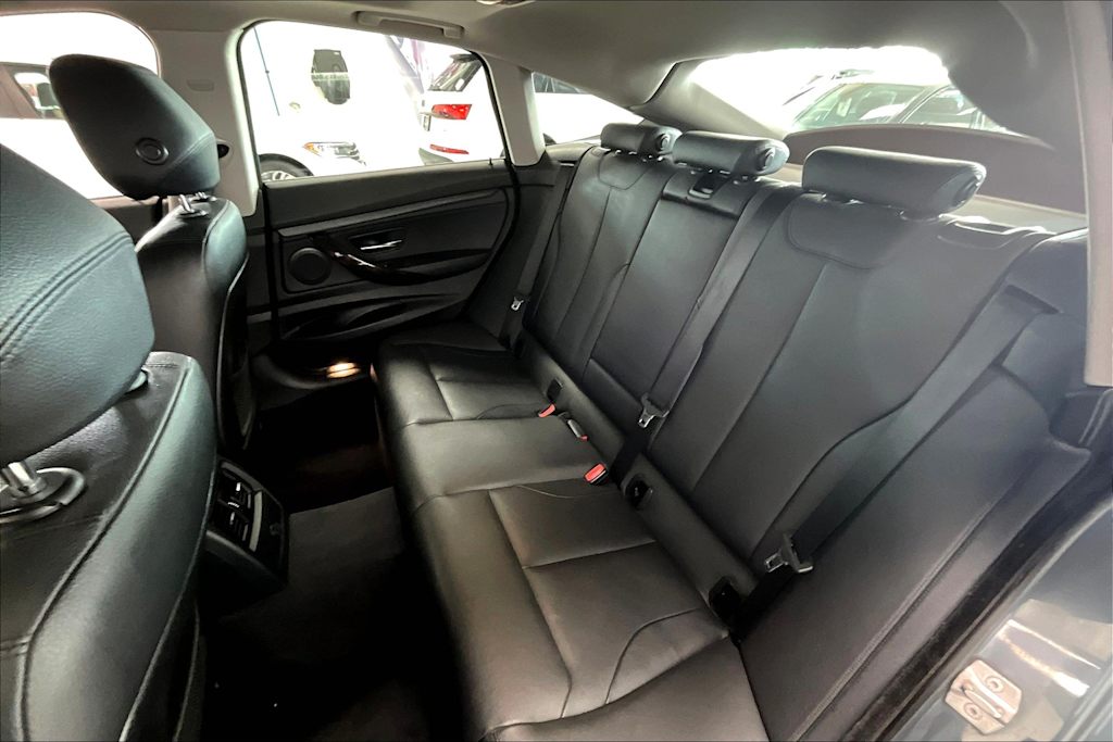 Thumbnail: 2015 BMW 3 Series - 25