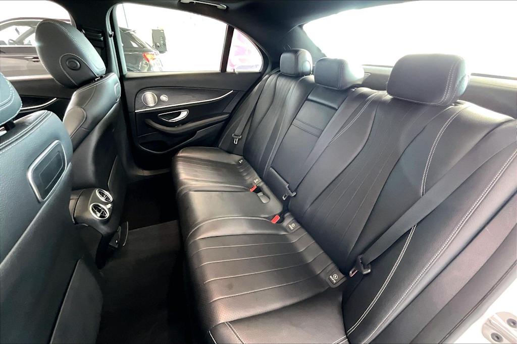 Thumbnail: 2019 Mercedes-Benz E-Class - 26