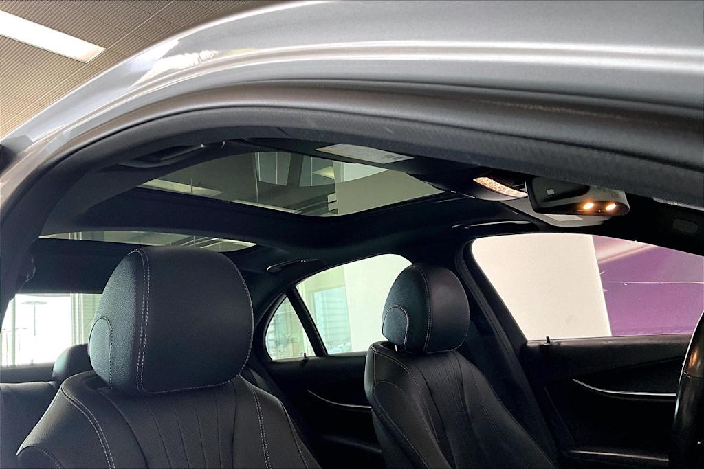 Thumbnail: 2019 Mercedes-Benz E-Class - 27