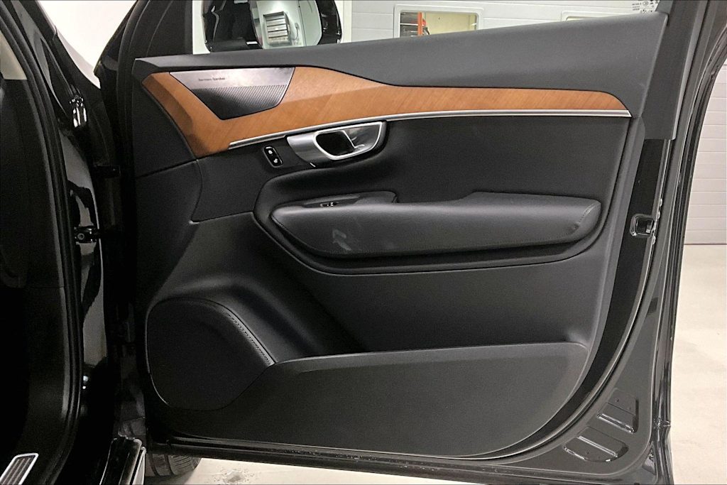 Thumbnail: 2024 Volvo XC90 - 28