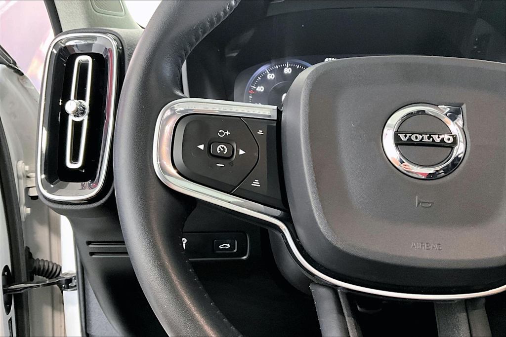 Thumbnail: 2019 Volvo XC40 - 21