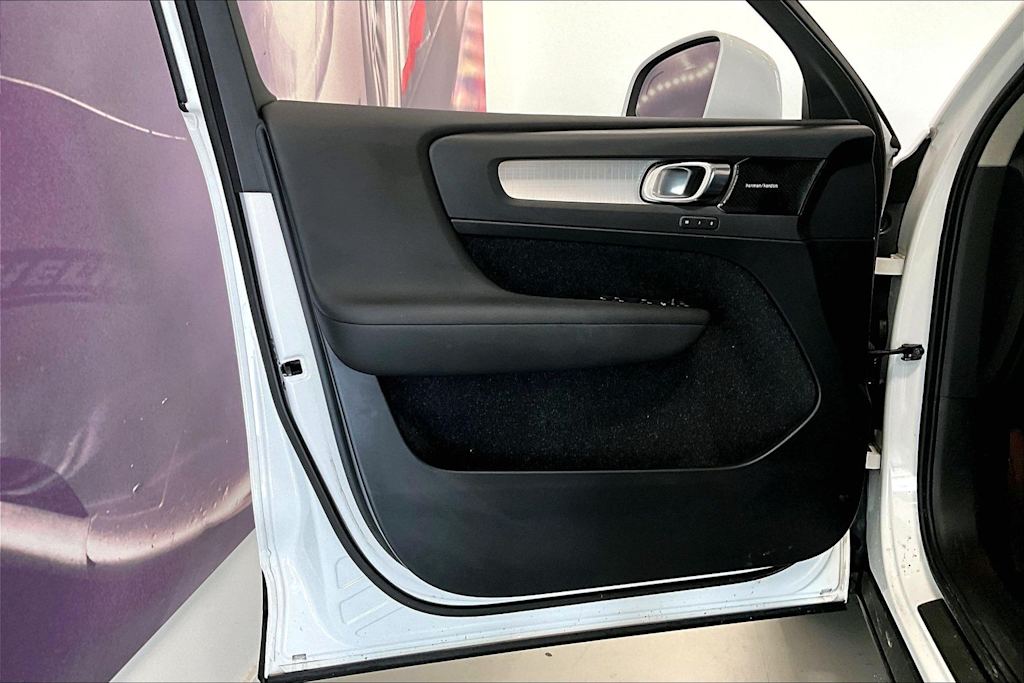 Thumbnail: 2019 Volvo XC40 - 24