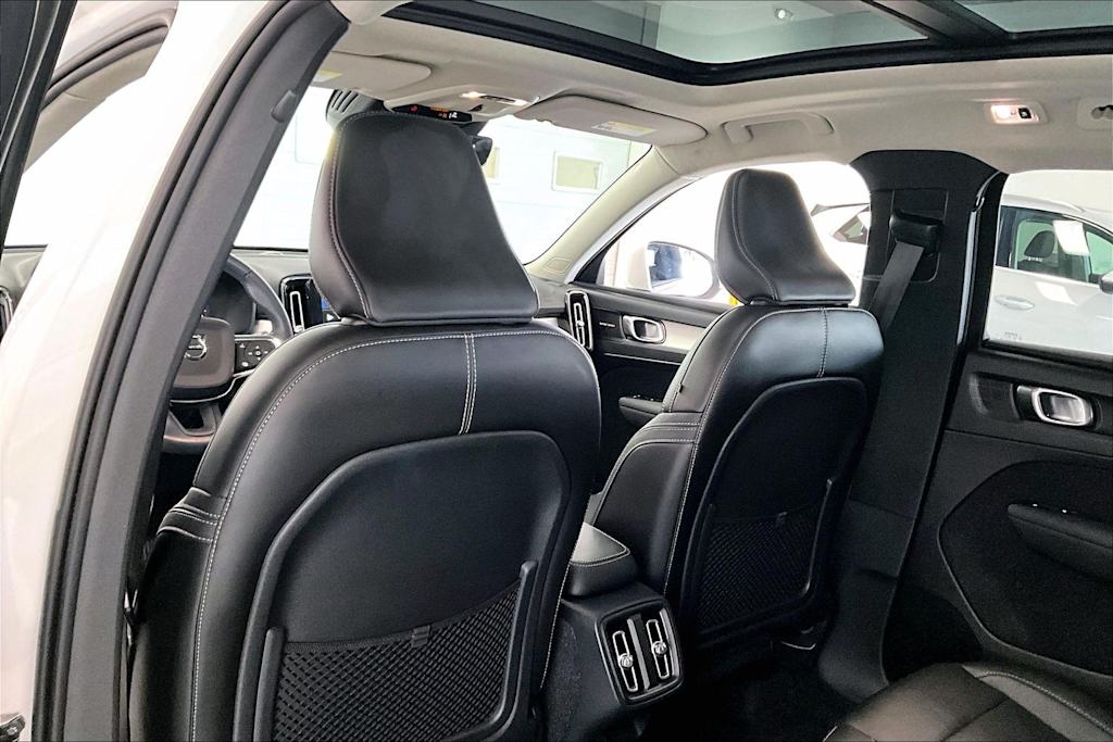 Thumbnail: 2019 Volvo XC40 - 12