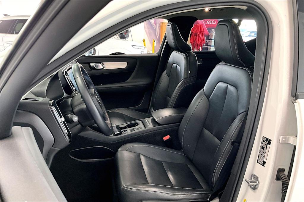 Thumbnail: 2019 Volvo XC40 - 10