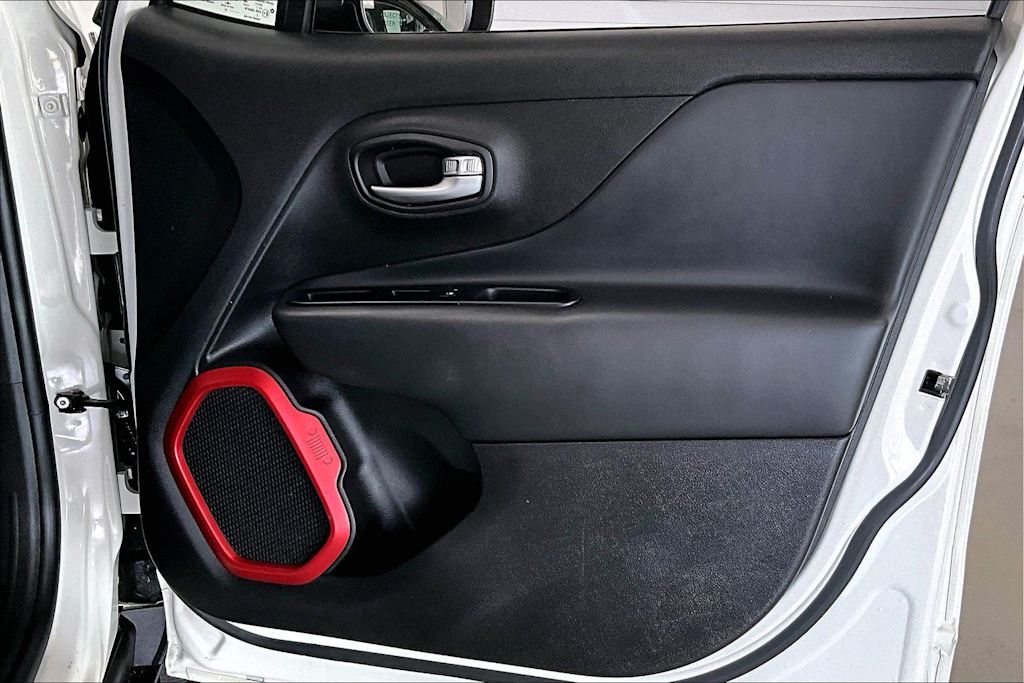 Thumbnail: 2020 Jeep Renegade - 26