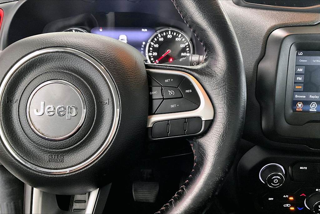 Thumbnail: 2020 Jeep Renegade - 23