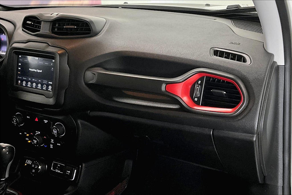 Thumbnail: 2020 Jeep Renegade - 21