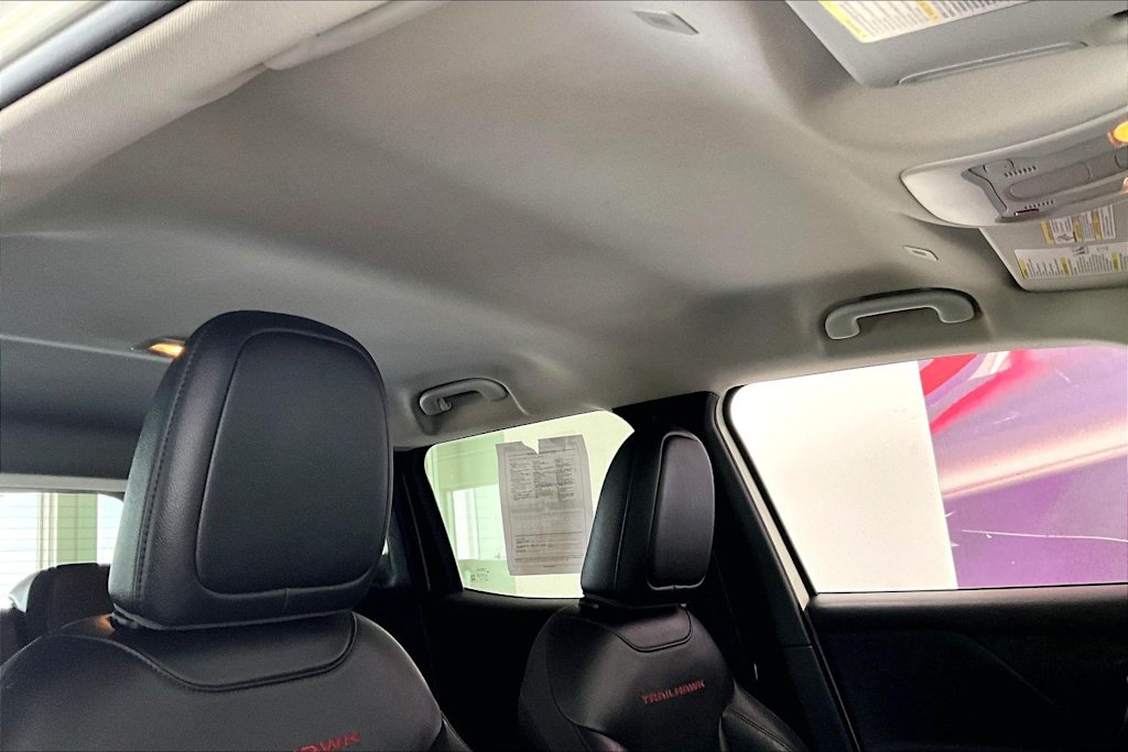 Thumbnail: 2020 Jeep Renegade - 28