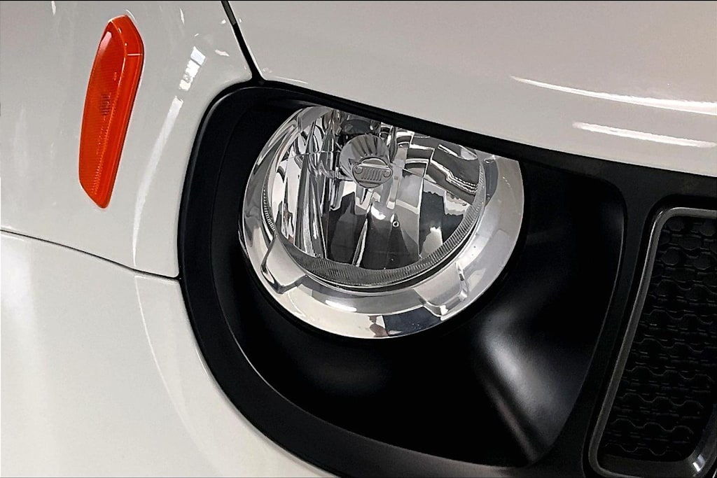 Thumbnail: 2020 Jeep Renegade - 29