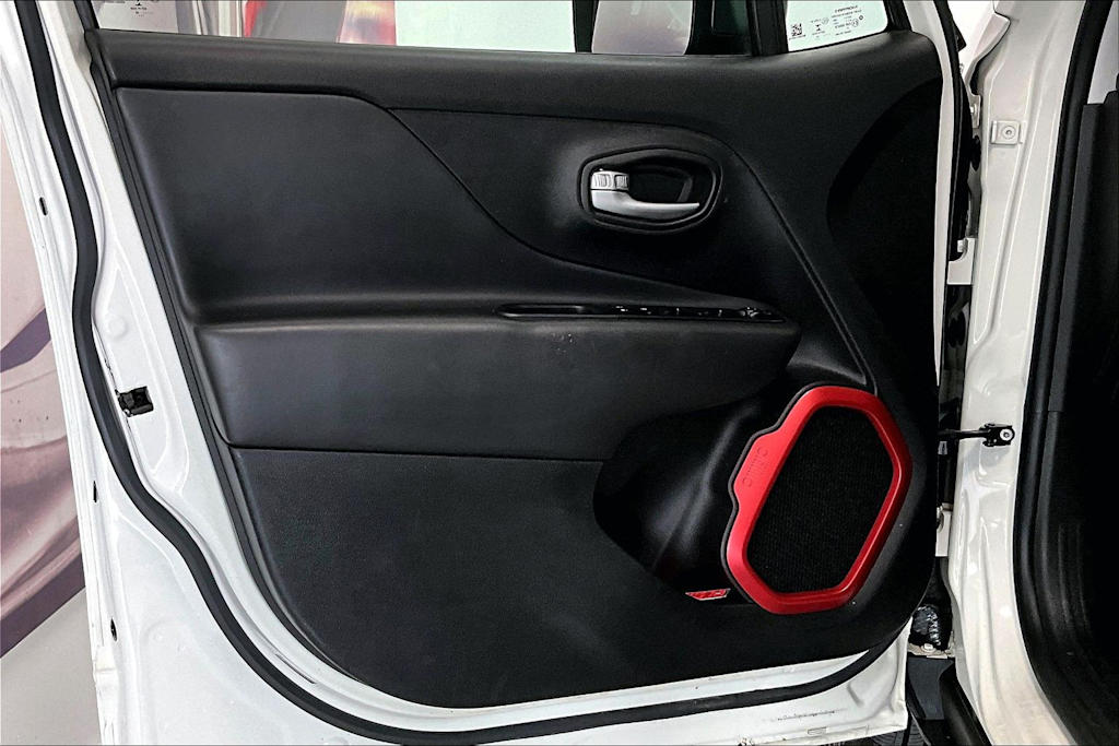 Thumbnail: 2020 Jeep Renegade - 25