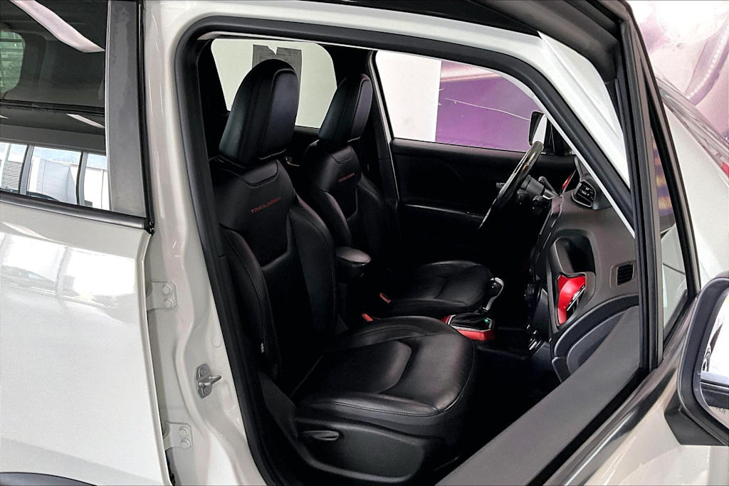 Thumbnail: 2020 Jeep Renegade - 11