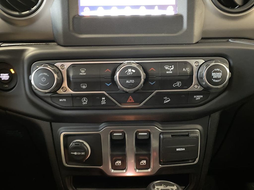 Thumbnail: 2020 Jeep Wrangler - 24