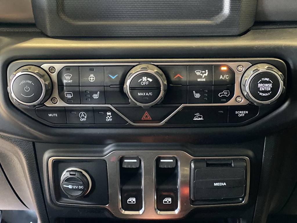 Thumbnail: 2023 Jeep Wrangler - 25