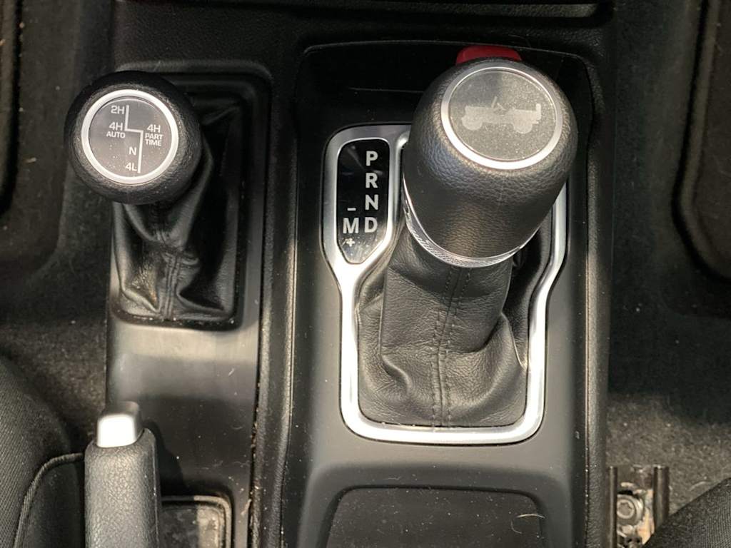 Thumbnail: 2022 Jeep Wrangler - 15