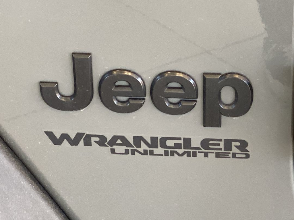 Thumbnail: 2022 Jeep Wrangler - 8