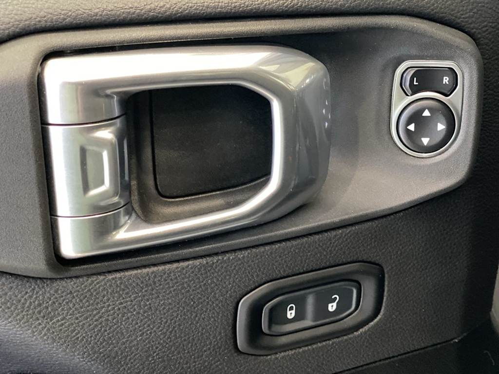 2021 Jeep Wrangler Unlimited Sahara 22