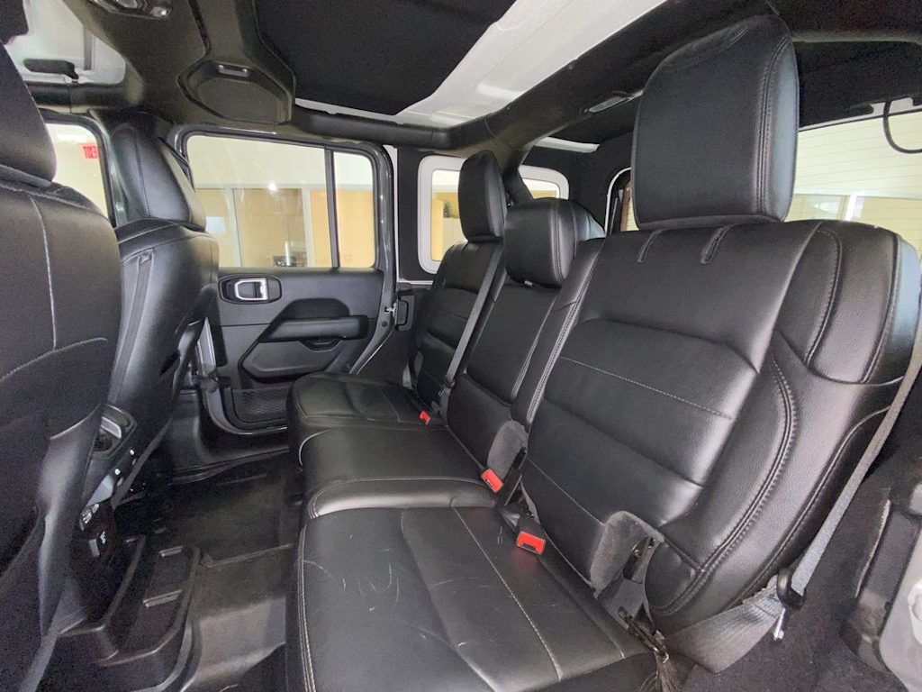 2021 Jeep Wrangler Unlimited Sahara 12