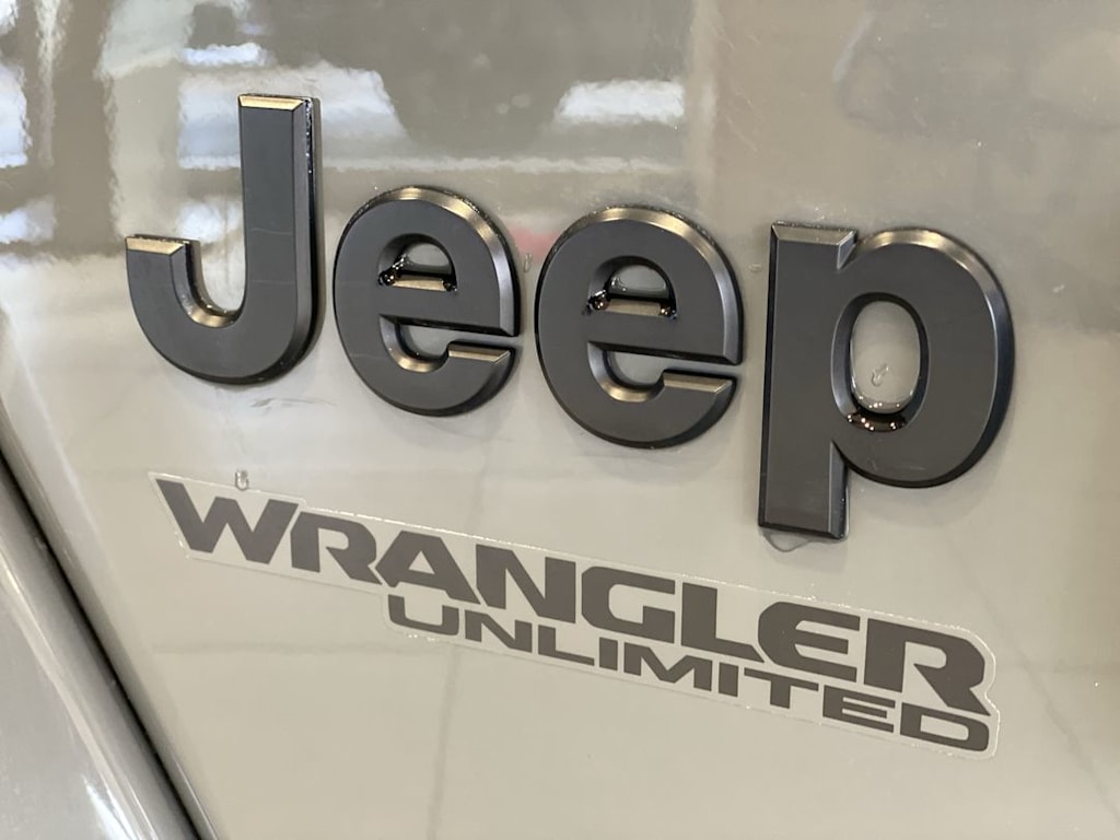 2021 Jeep Wrangler Unlimited Sahara 7
