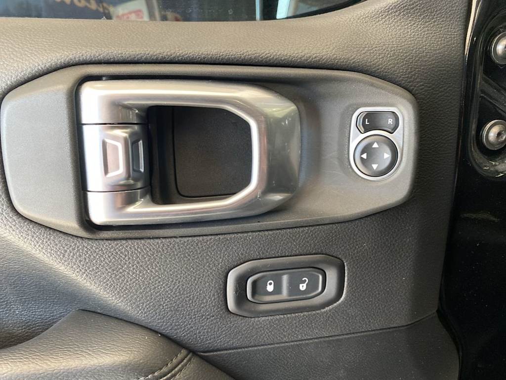 Thumbnail: 2020 Jeep Wrangler - 22