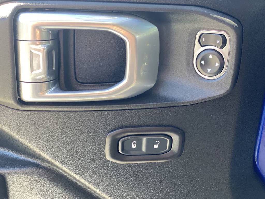 Thumbnail: 2018 Jeep Wrangler - 21