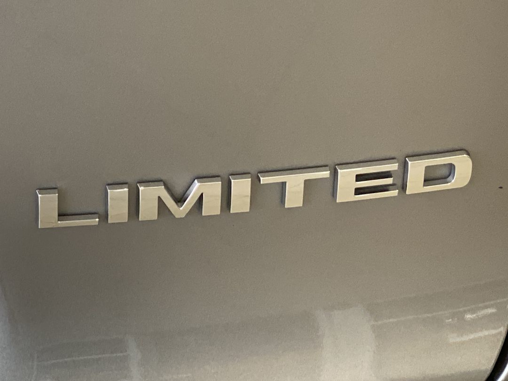 Thumbnail: 2019 Jeep Cherokee - 20