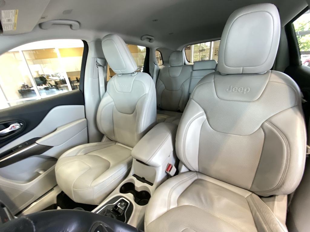 Thumbnail: 2019 Jeep Cherokee - 9