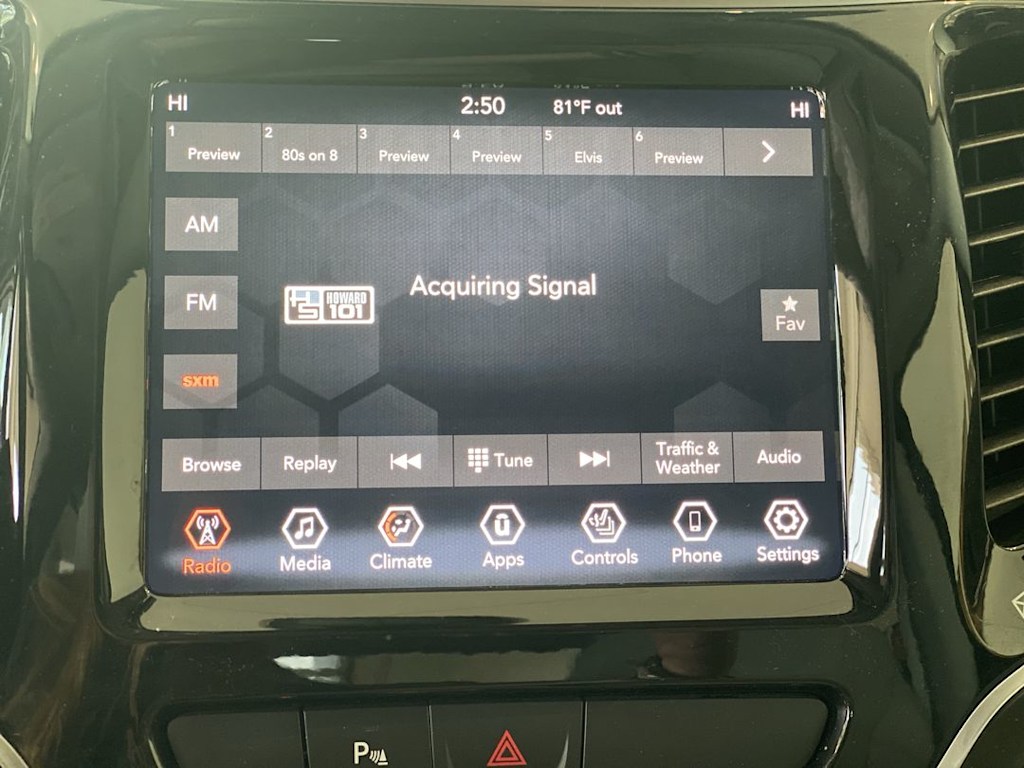 Thumbnail: 2019 Jeep Cherokee - 12