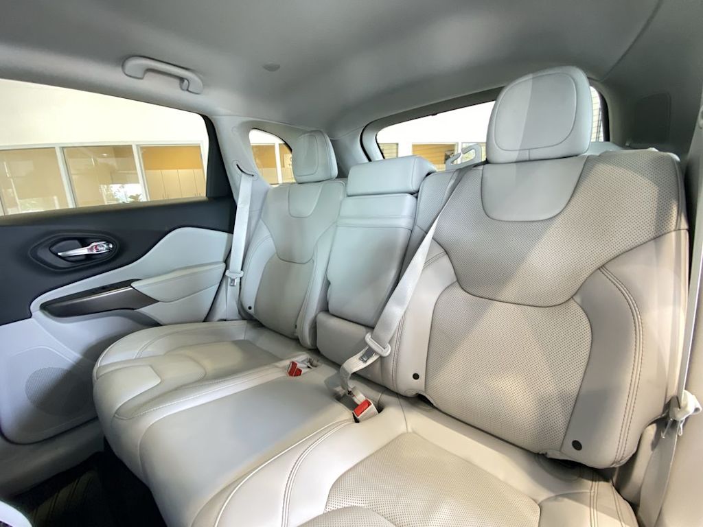 Thumbnail: 2019 Jeep Cherokee - 11