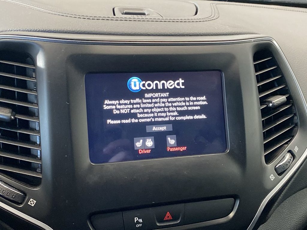 Thumbnail: 2020 Jeep Cherokee - 12