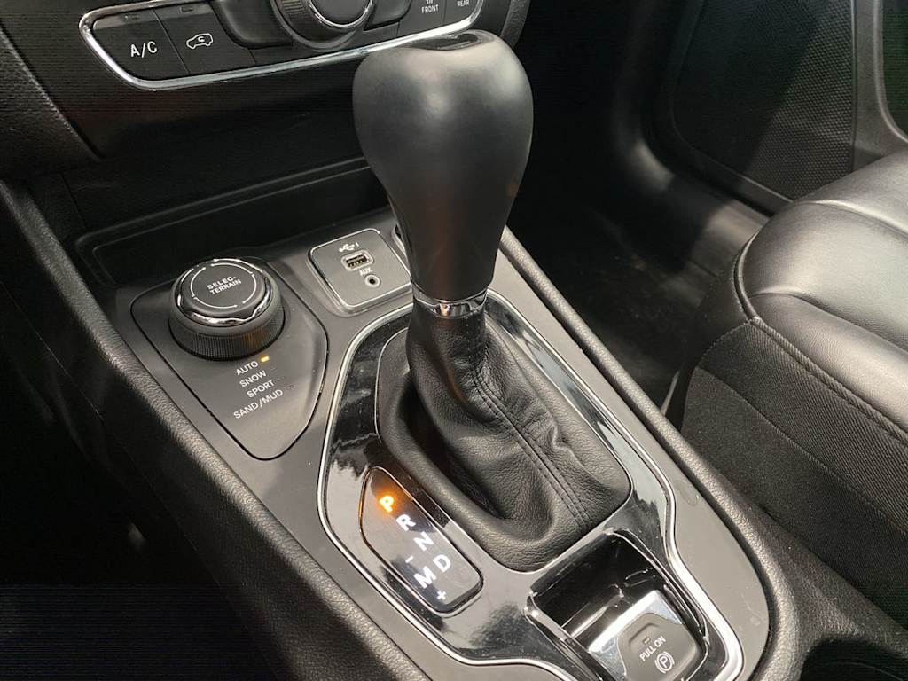 Thumbnail: 2020 Jeep Cherokee - 13