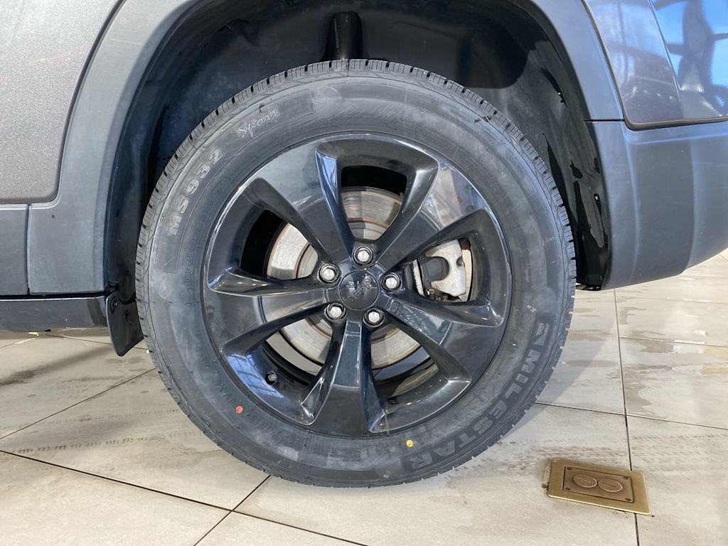 Thumbnail: 2020 Jeep Cherokee - 7