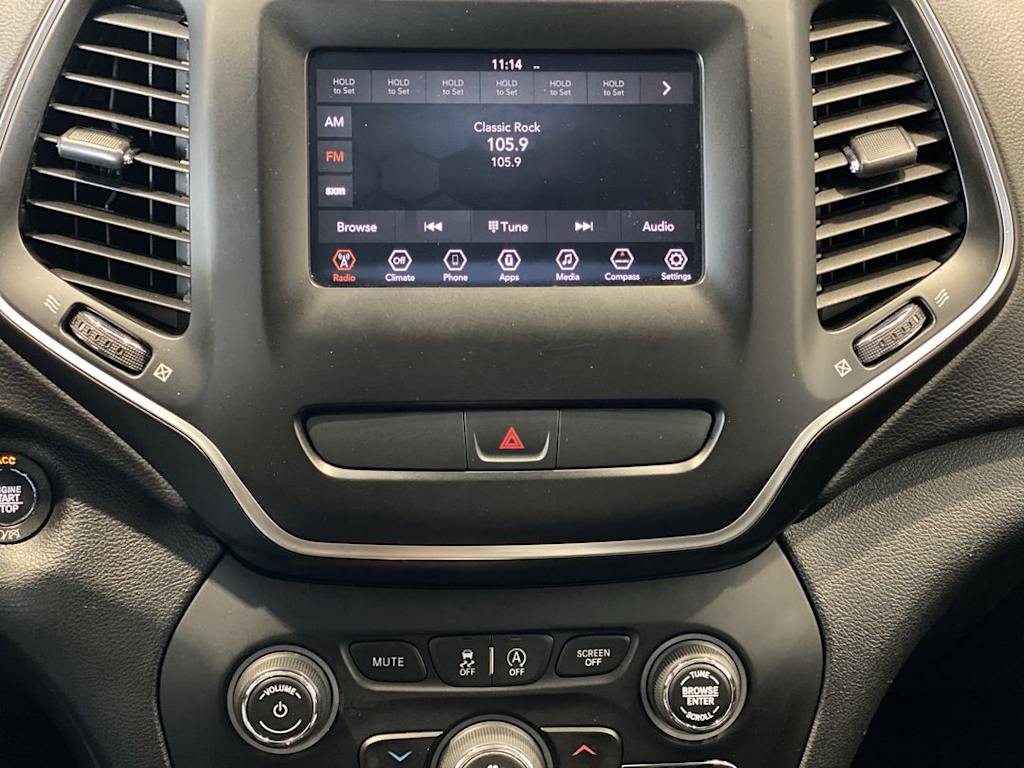 Thumbnail: 2019 Jeep Cherokee - 11