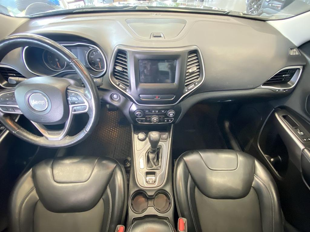 Thumbnail: 2019 Jeep Cherokee - 8