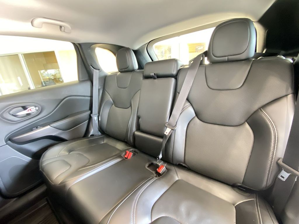 Thumbnail: 2021 Jeep Cherokee - 12