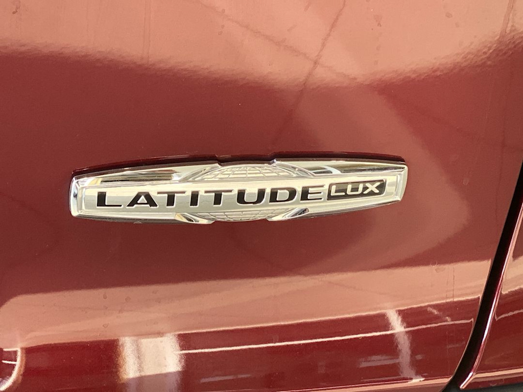 Thumbnail: 2021 Jeep Cherokee - 22