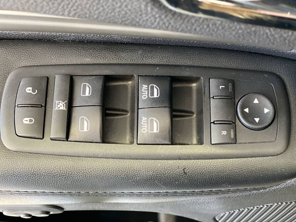 Thumbnail: 2017 Dodge Durango - 24