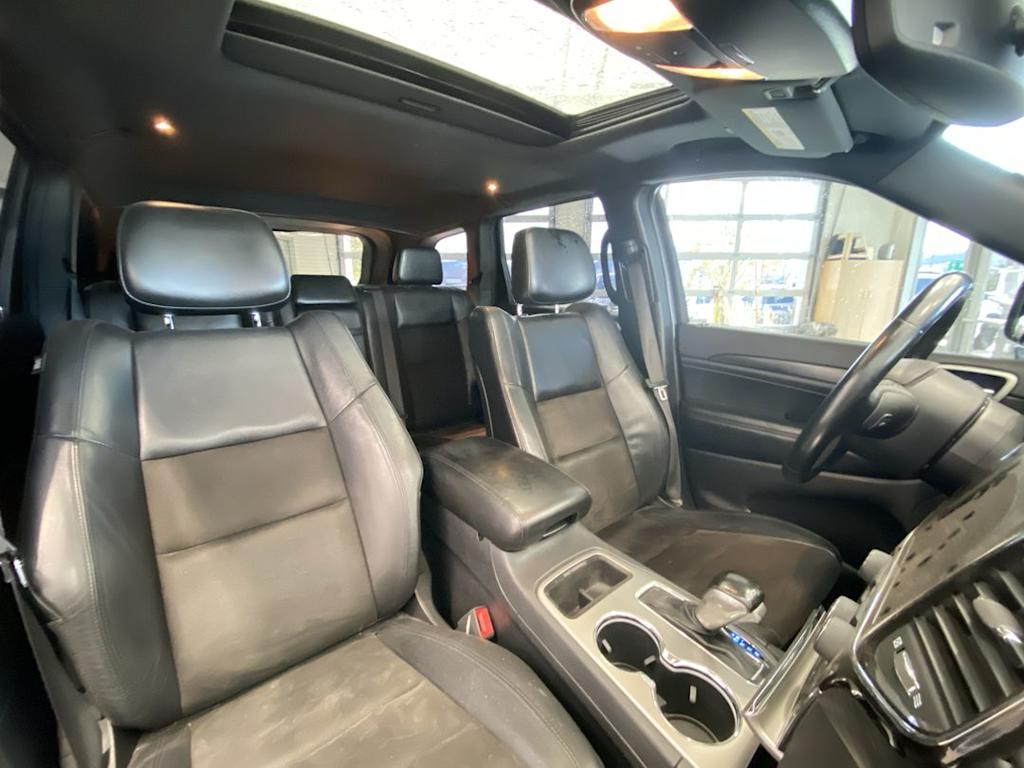 Thumbnail: 2020 Jeep Grand Cherokee - 11