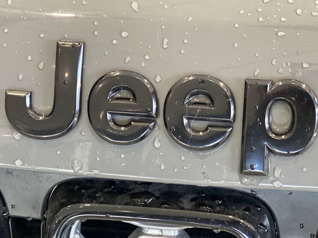 Thumbnail: 2020 Jeep Grand Cherokee - 13