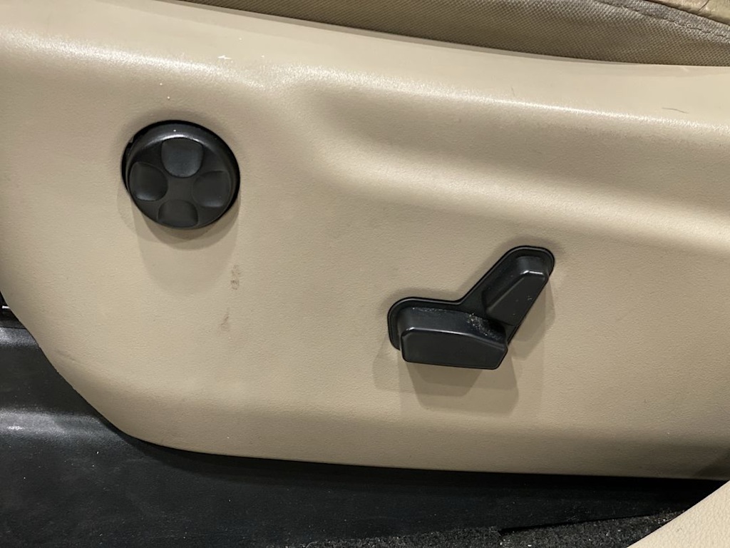 Thumbnail: 2014 Jeep Grand Cherokee - 23