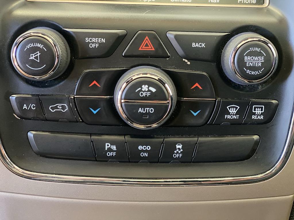 Thumbnail: 2015 Jeep Grand Cherokee - 25