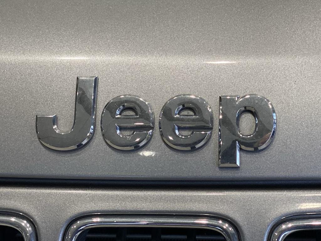 Thumbnail: 2015 Jeep Grand Cherokee - 21