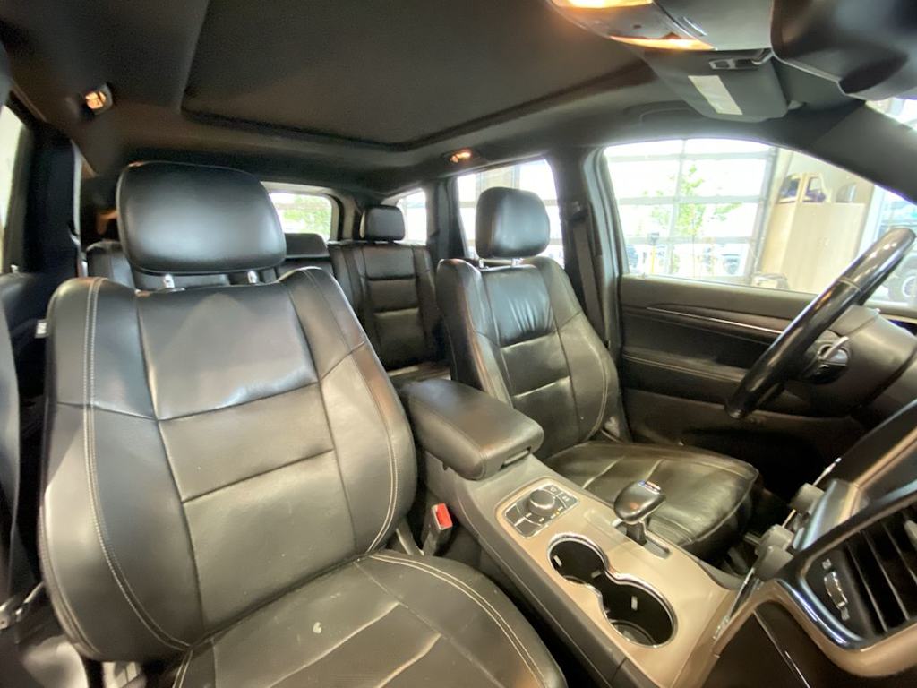 Thumbnail: 2015 Jeep Grand Cherokee - 9