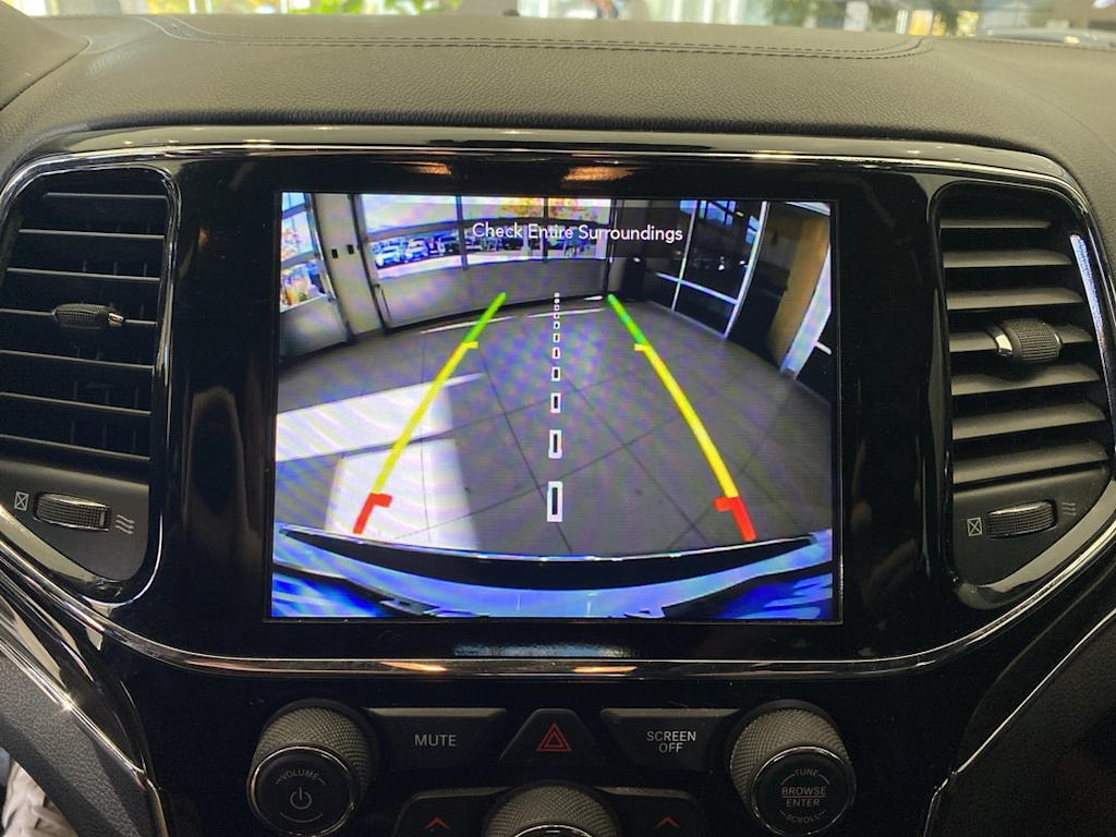 Thumbnail: 2020 Jeep Grand Cherokee - 24