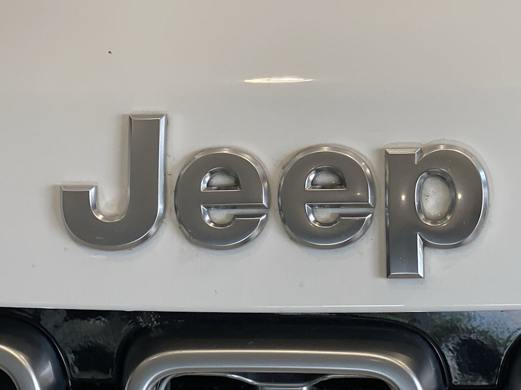 Thumbnail: 2018 Jeep Grand Cherokee - 21