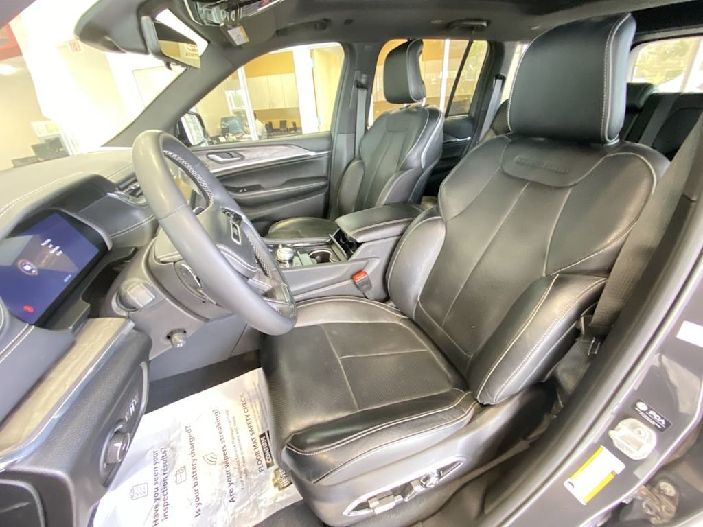 Thumbnail: 2023 Jeep Grand Cherokee - 8