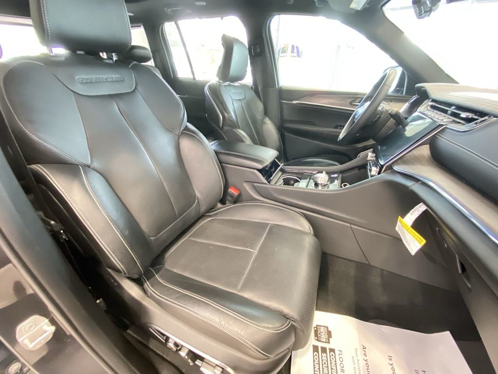 Thumbnail: 2023 Jeep Grand Cherokee - 29